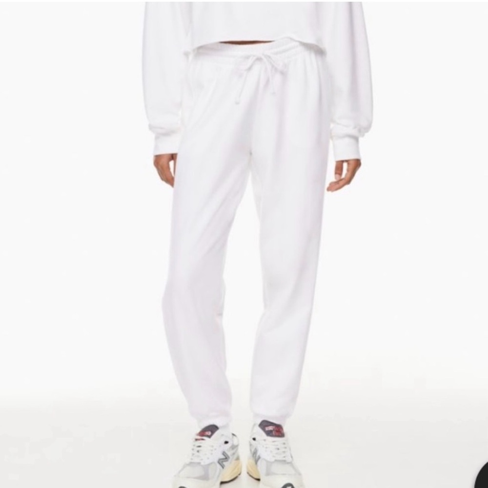 Aritzia TNA Boyfriend Fleece Joggers White Sweatpants Size XS